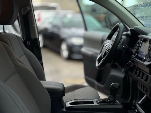 Used 2020 Toyota Tacoma SR image 12
