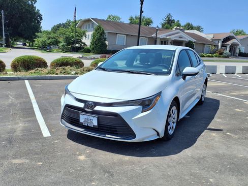 Certified 2025 Toyota Corolla LE FWD image 27
