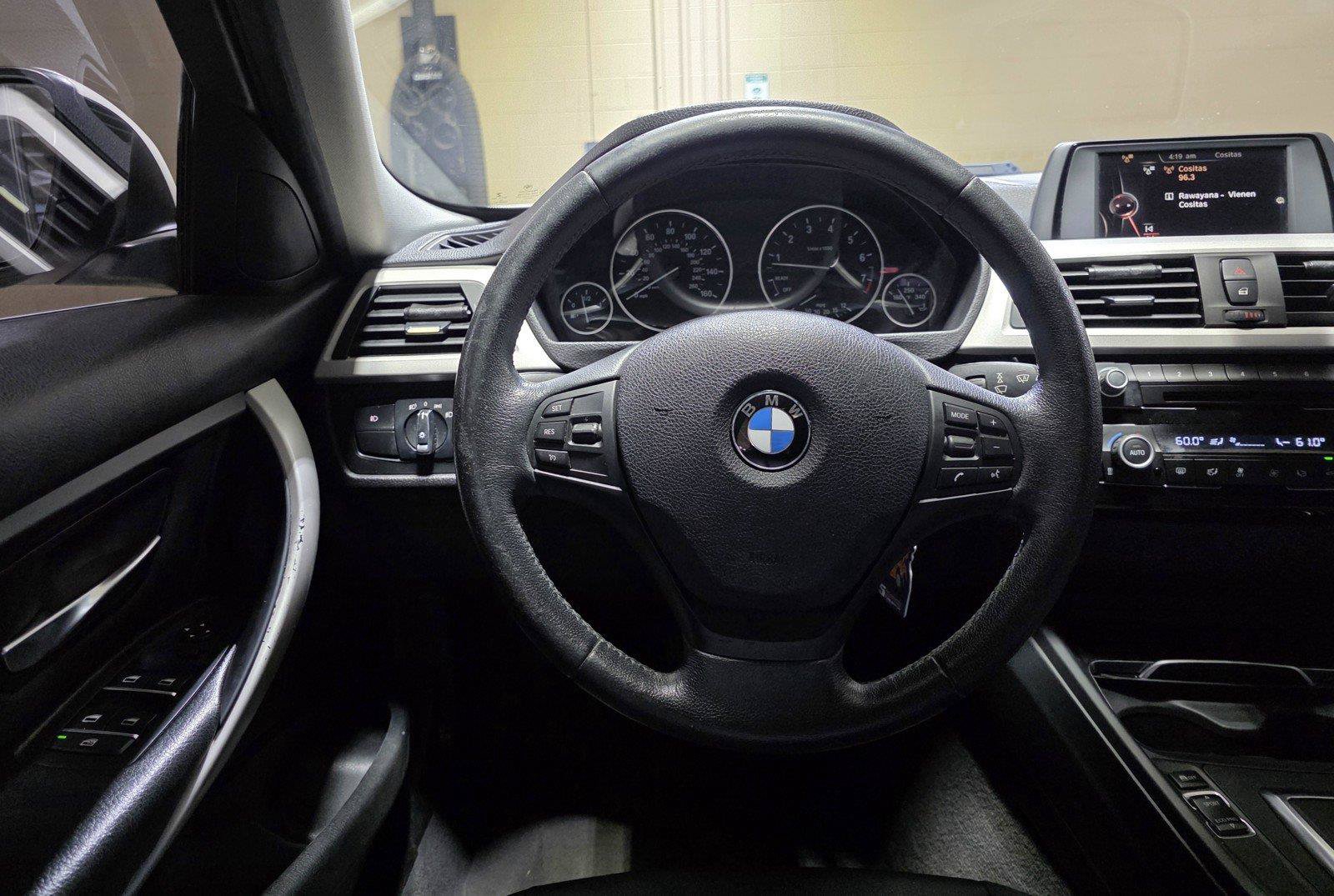 Used 2016 BMW 320i Sedan RWD image 18