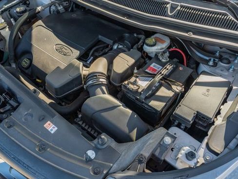 Used 2018 Ford Explorer XLT w/ Equipment Group 202A image 14