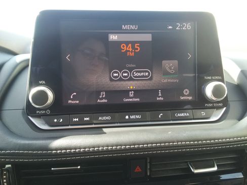 Used 2021 Nissan Rogue SV image 22