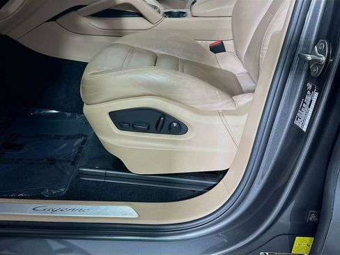 Certified 2023 Porsche Cayenne AWD/4WD image 22