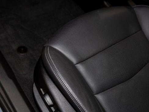 Used 2023 Cadillac XT6 Sport w/ LPO, ONYX Package image 17