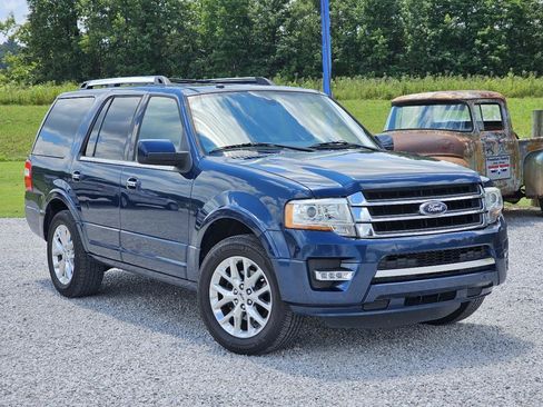 Used 2017 Ford Expedition Limited w/ Equipment Group 301A RWD image 2