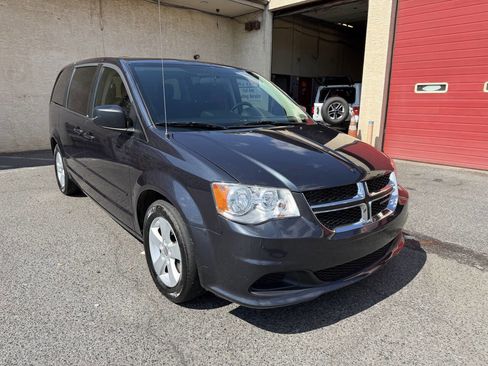 Used 2013 Dodge Grand Caravan SE FWD image 8