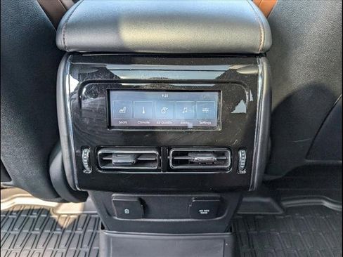 Used 2023 Lincoln Aviator Reserve w/ Equipment Group 201A image 17