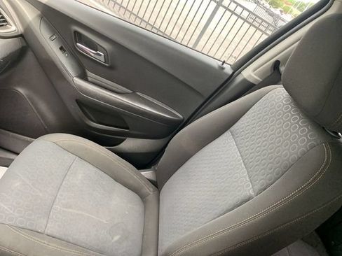 Used 2020 Chevrolet Trax LS w/ Tint and Cruise Package FWD image 26