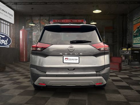 Used 2023 Nissan Rogue S AWD/4WD image 5