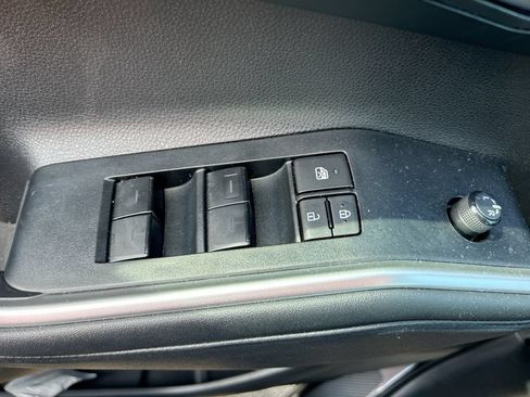 Used 2024 Toyota Highlander XSE FWD image 13