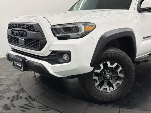 Used 2023 Toyota Tacoma TRD Off-Road AWD/4WD image 4