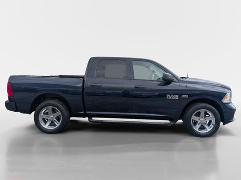 Used 2017 RAM 1500 Express RWD image 3