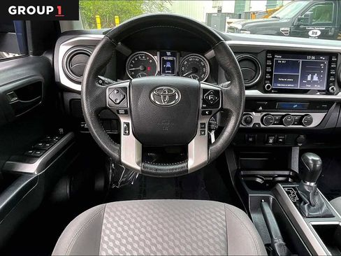Certified 2022 Toyota Tacoma SR5 AWD/4WD image 6