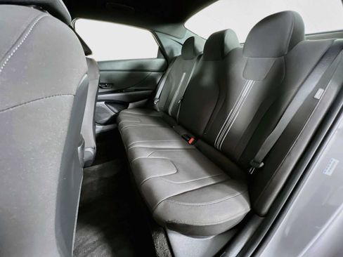 Certified 2025 Hyundai Elantra Sport FWD image 23