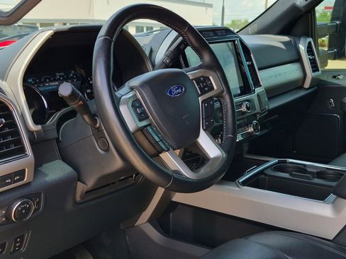Used 2022 Ford F250 Lariat w/ Lariat Ultimate Package AWD/4WD image 26
