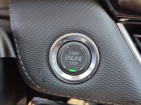 New 2026 Chevrolet Equinox LT w/ Convenience Package II FWD image 21