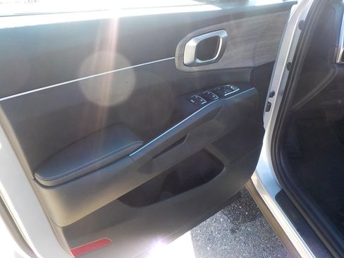 Used 2021 Kia Sorento EX w/ EX AWD X-Line Package image 18