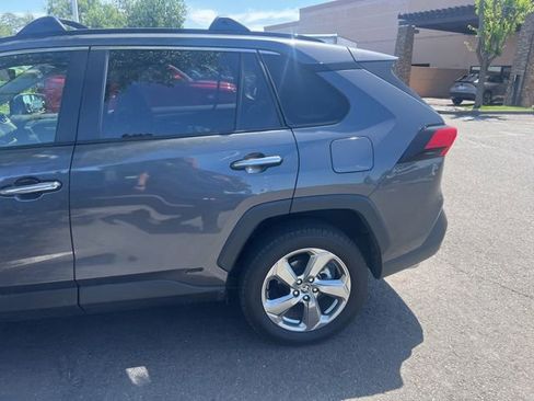 Used 2021 Toyota RAV4 Limited AWD/4WD image 8