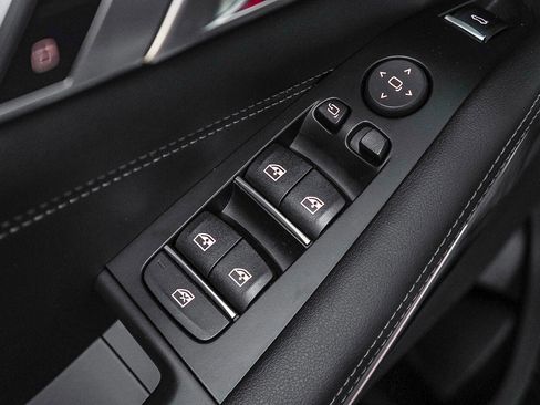 Used 2023 BMW X5 xDrive40i w/ M Sport Package image 23