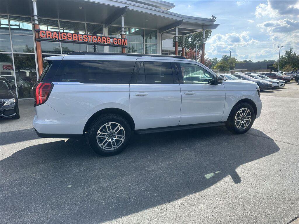 Used 2025 Ford Expedition Max Active AWD/4WD image 2