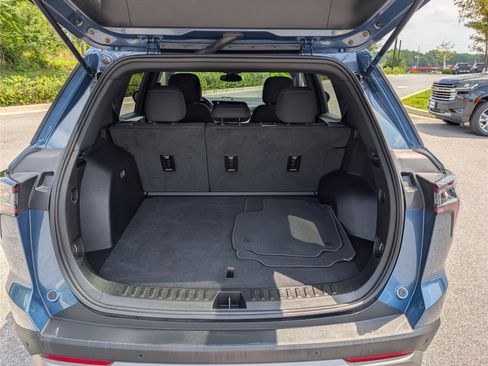 Used 2025 Chevrolet Equinox LT FWD image 12