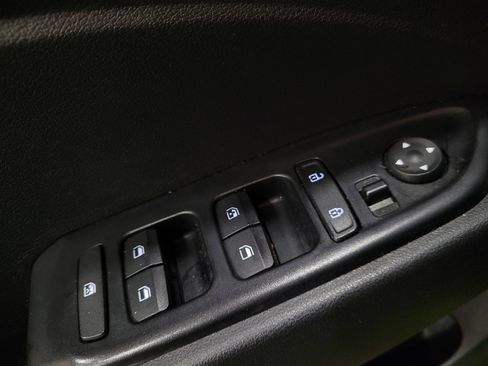 Used 2024 Hyundai Venue SEL FWD image 27