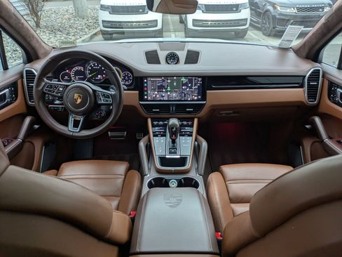 Used 2023 Porsche Cayenne Turbo S image 28