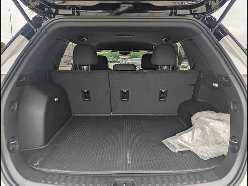 New 2026 Chevrolet Equinox LT w/ Midnight Edition AWD/4WD image 15