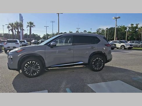Used 2025 Nissan Rogue Platinum w/ Platinum Premium Package FWD image 25