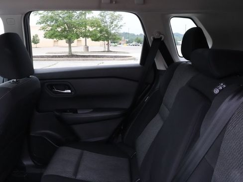 Used 2024 Nissan Rogue SV AWD/4WD image 16