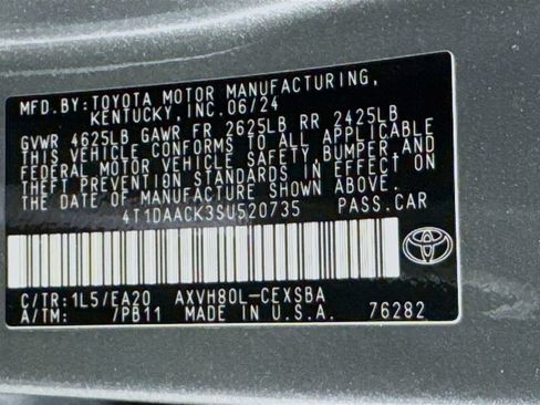 Used 2025 Toyota Camry SE FWD image 16