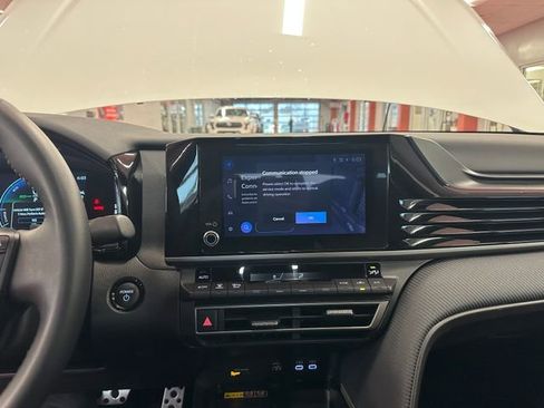 Certified 2025 Toyota Camry SE image 24