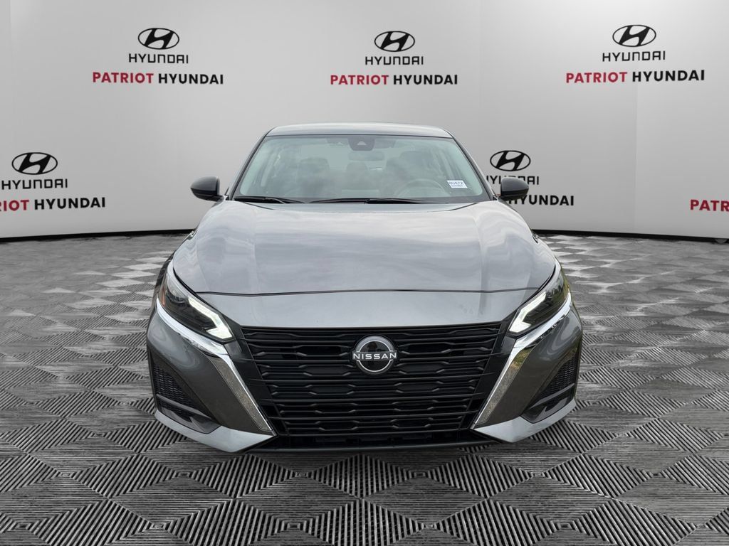 Used 2025 Nissan Altima 2.5 SV FWD image 8