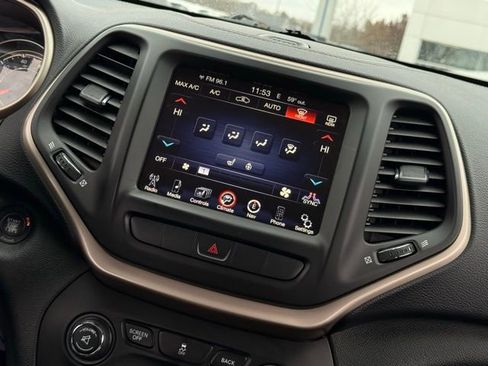 Used 2014 Jeep Cherokee Limited image 25