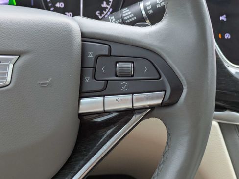 Used 2023 Cadillac XT6 Premium Luxury w/ Technology Package FWD image 27
