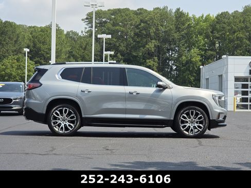 Used 2026 GMC Acadia Denali Ultimate w/ LPO, Floor Liner Package AWD/4WD image 8