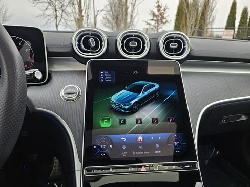 Used 2025 Mercedes-Benz C 300 4MATIC Sedan image 40