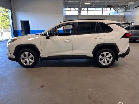 Used 2019 Toyota RAV4 LE image 6