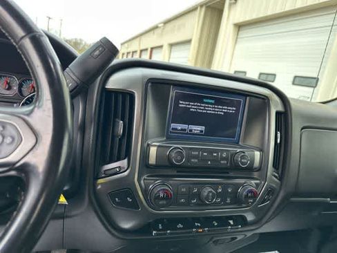 Used 2019 Chevrolet Silverado 2500 LT w/ Midnight Edition image 6