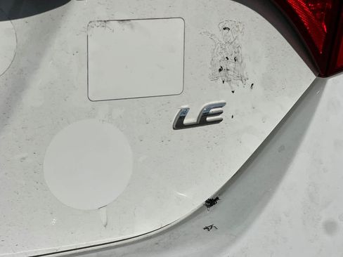 Used 2015 Toyota Corolla LE FWD image 24