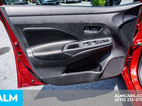 Used 2024 Nissan Versa SR FWD image 45