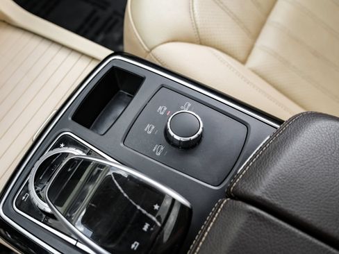 Used 2018 Mercedes-Benz GLE 350 w/ Premium 1 Package image 24