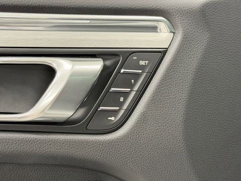 Certified 2026 Porsche Macan AWD/4WD image 31