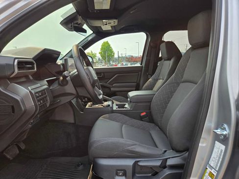 Certified 2026 Toyota Tacoma SR5 AWD/4WD image 19