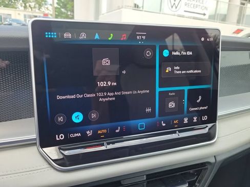 Certified 2025 Volkswagen Tiguan SE FWD image 35
