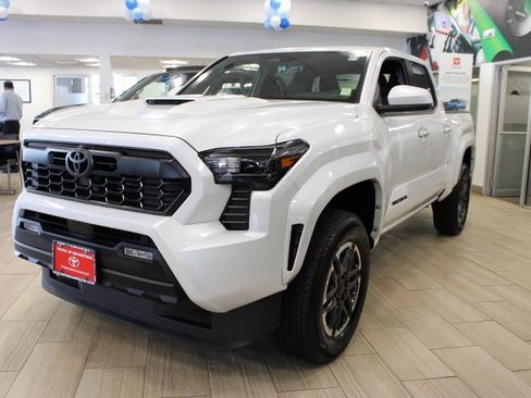 New 2025 Toyota Tacoma TRD Sport image 1