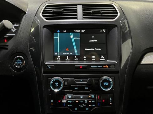 Used 2017 Ford Explorer XLT w/ Equipment Group 202A FWD image 20