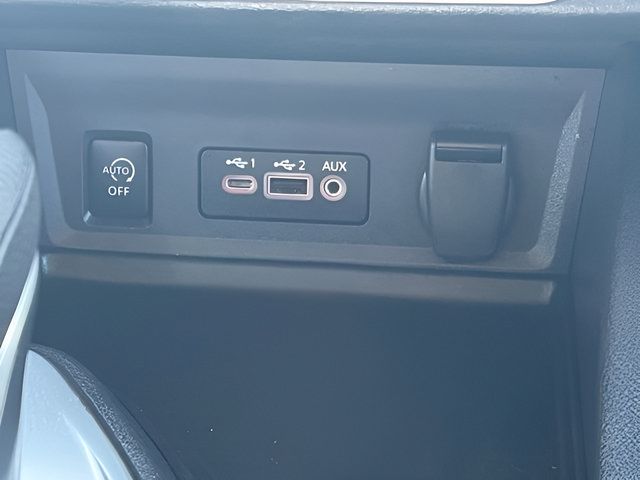 Used 2025 Nissan Sentra SV FWD image 28