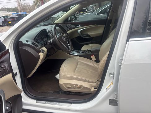 Used 2015 Buick Regal Premium w/ Experience Buick Package image 9