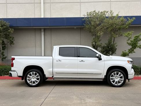 Used 2025 Chevrolet Silverado 1500 High Country AWD/4WD image 3