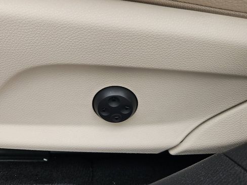 Used 2023 Mercedes-Benz E 450 4MATIC Sedan image 12